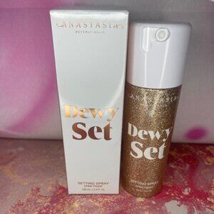 Anastasia Beverly Hills Dewy Set Setting spray